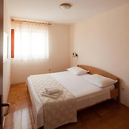 Apartments By The Sea Bilo, Primosten - 4191 Primosten