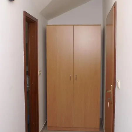 Apartman Apartments By The Sea Bilo, Primosten - 4191 *