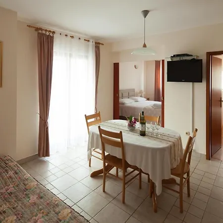 Apartments By The Sea Bilo, Primosten - 4191