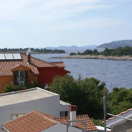 Apartments By The Sea Bilo, Primosten - 4191 Primosten