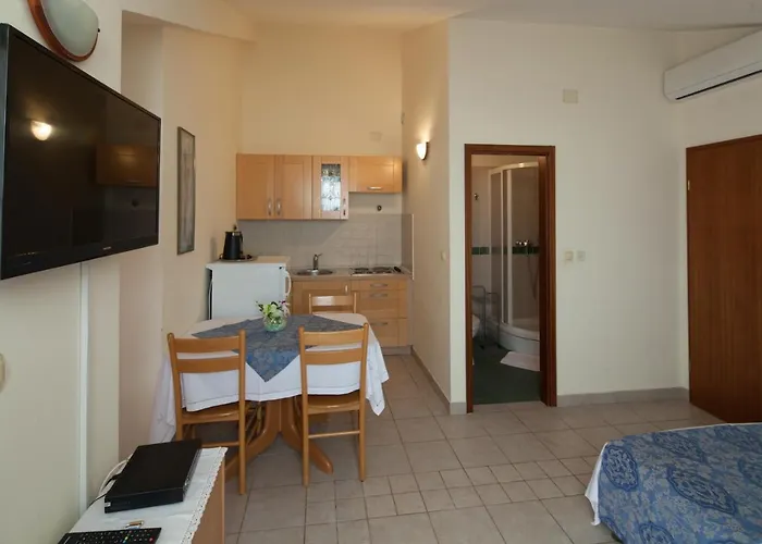 By The Sea Bilo, - 4191 *