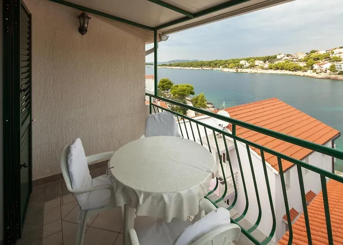 By The Sea Bilo, - 4191